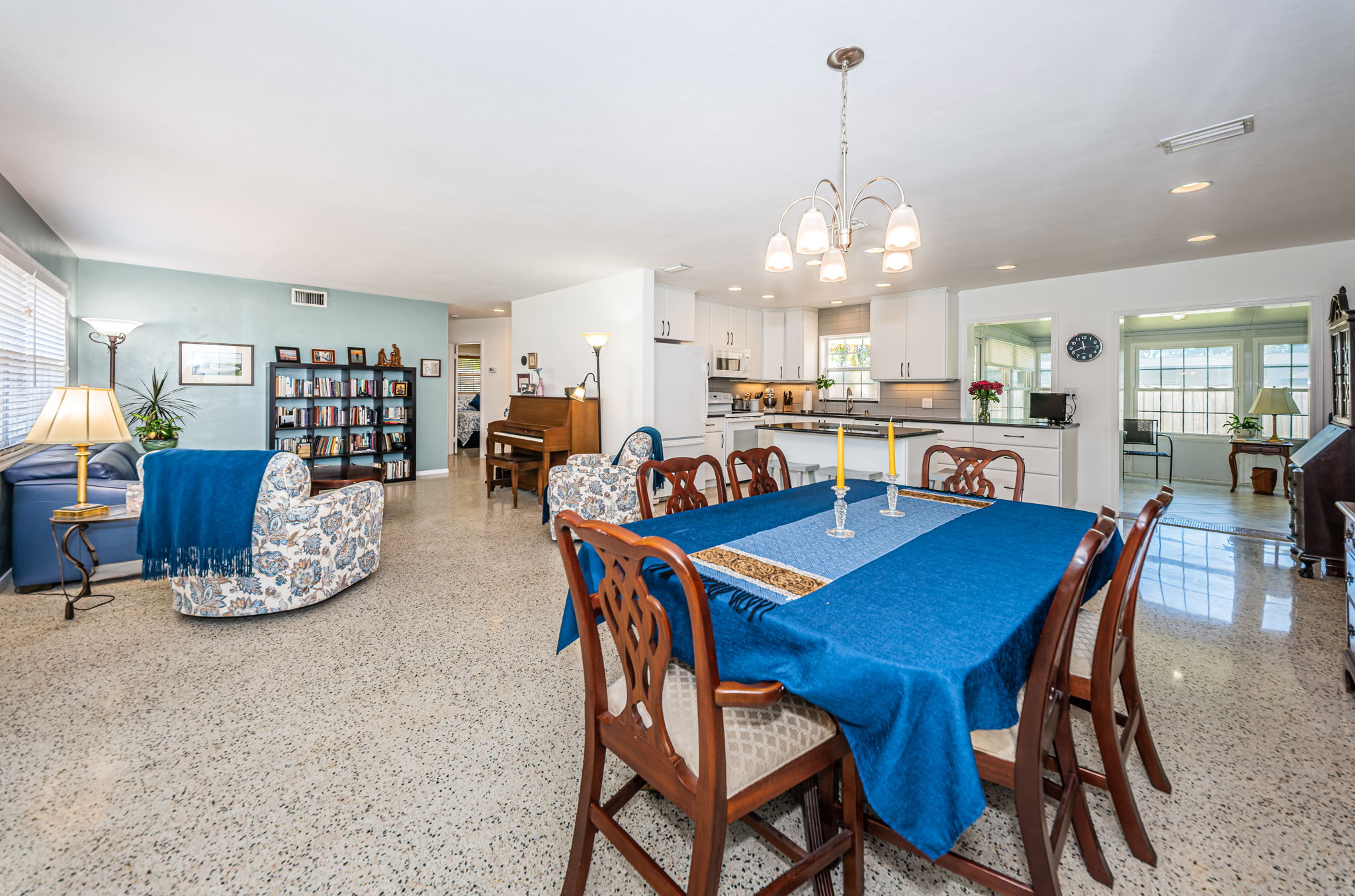 Dining Room3