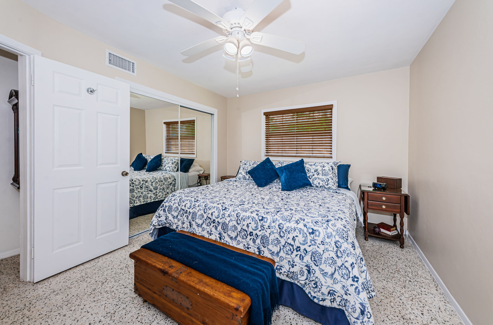 Master Bedroom1b