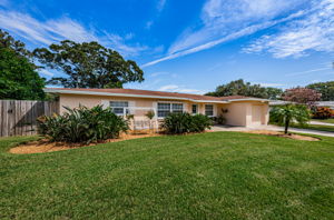 Front Exterior4