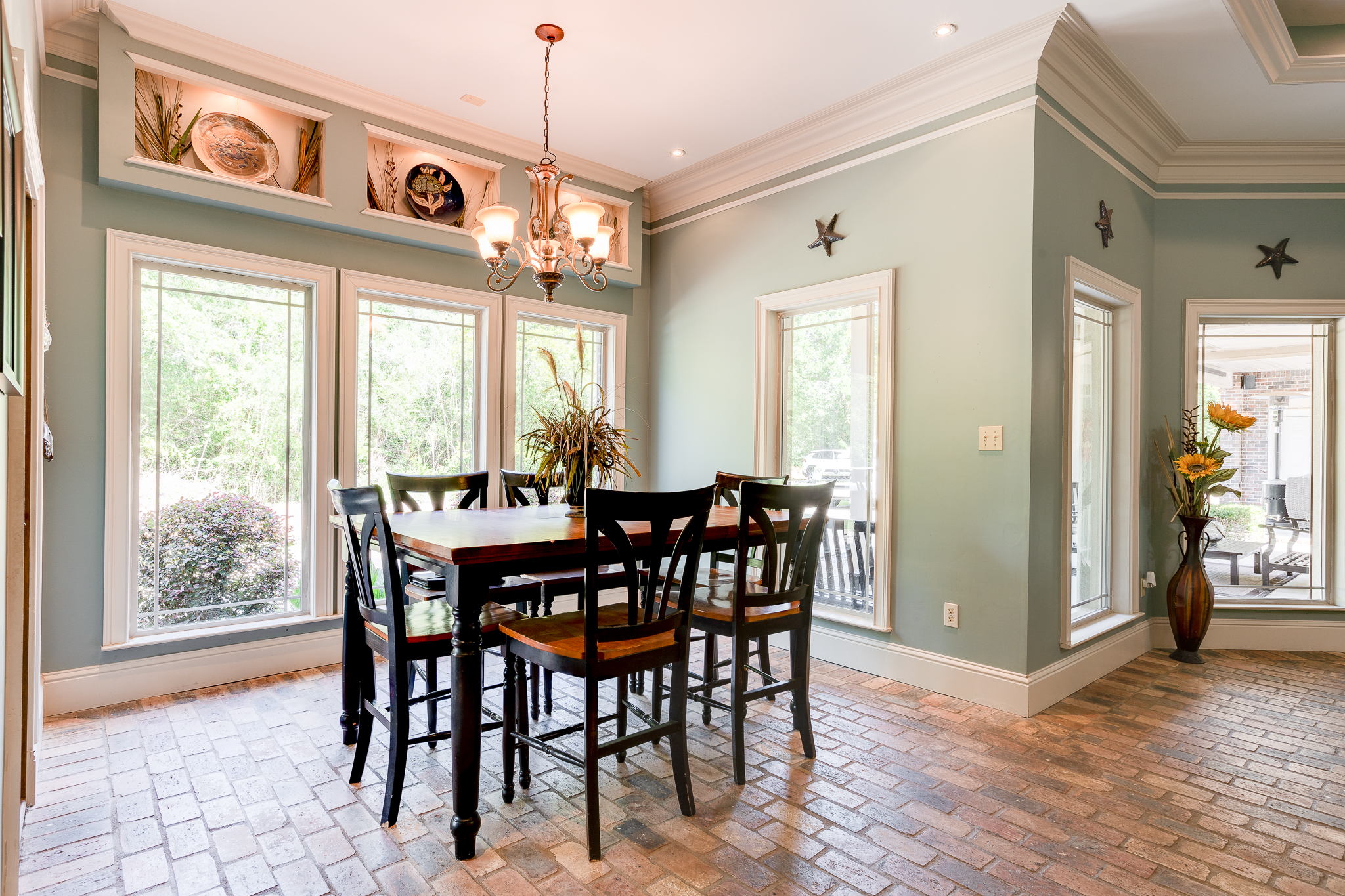 2 (10 of 22) Breakfast Room