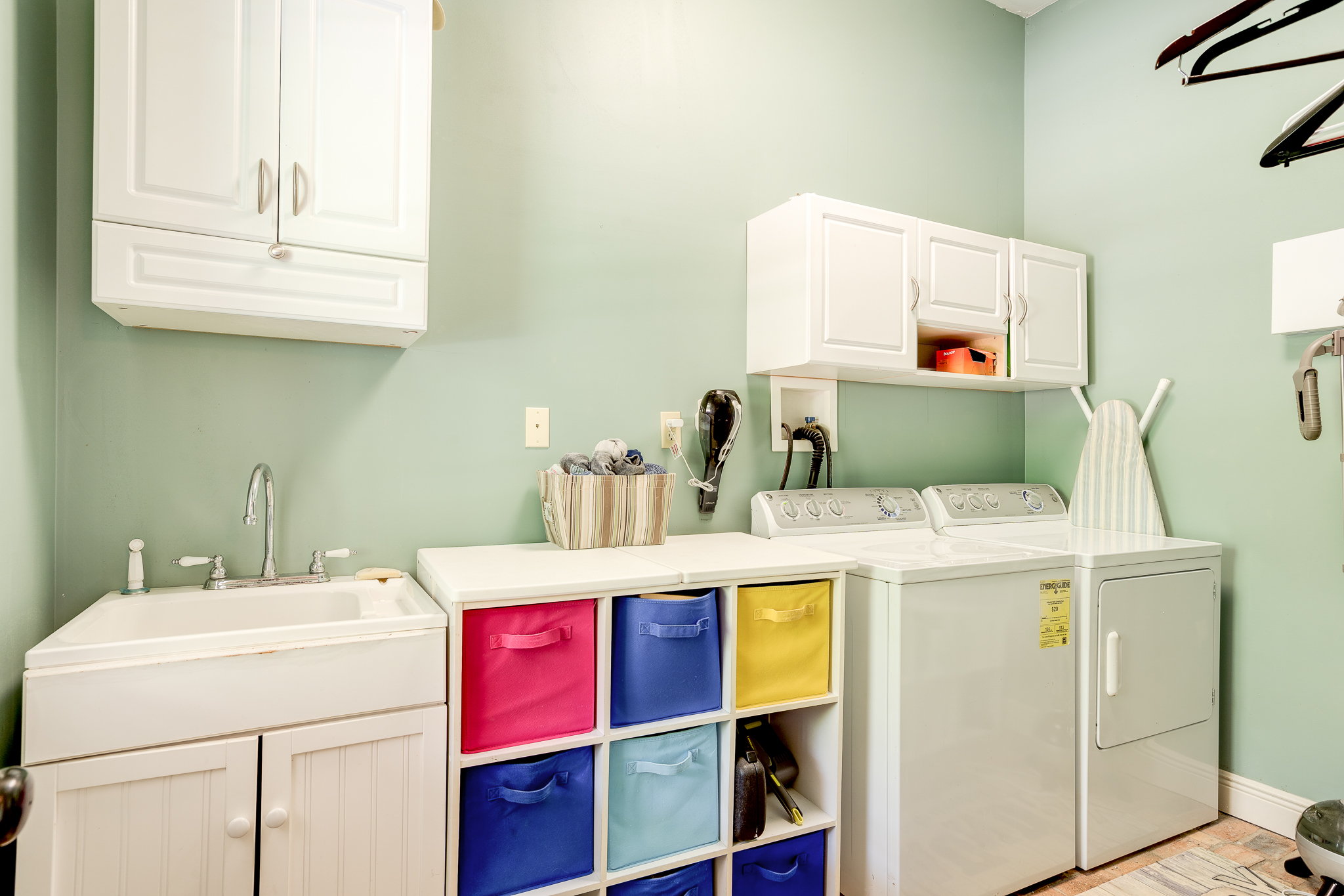 2 (20 of 22) Laundry