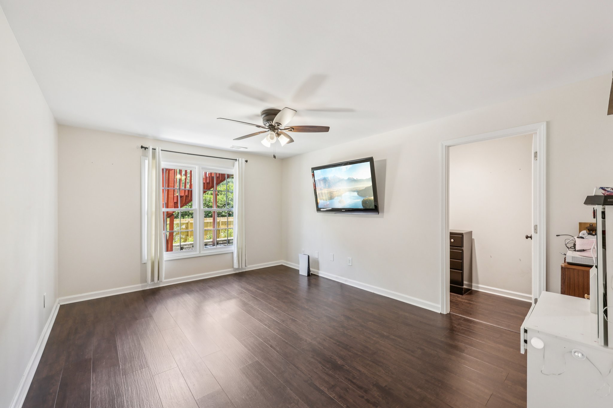 Cheshire Ct NW-L2907-047.jpg