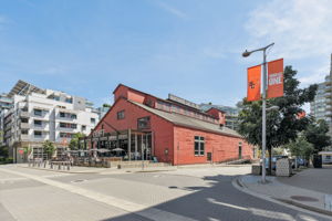  Photo 44