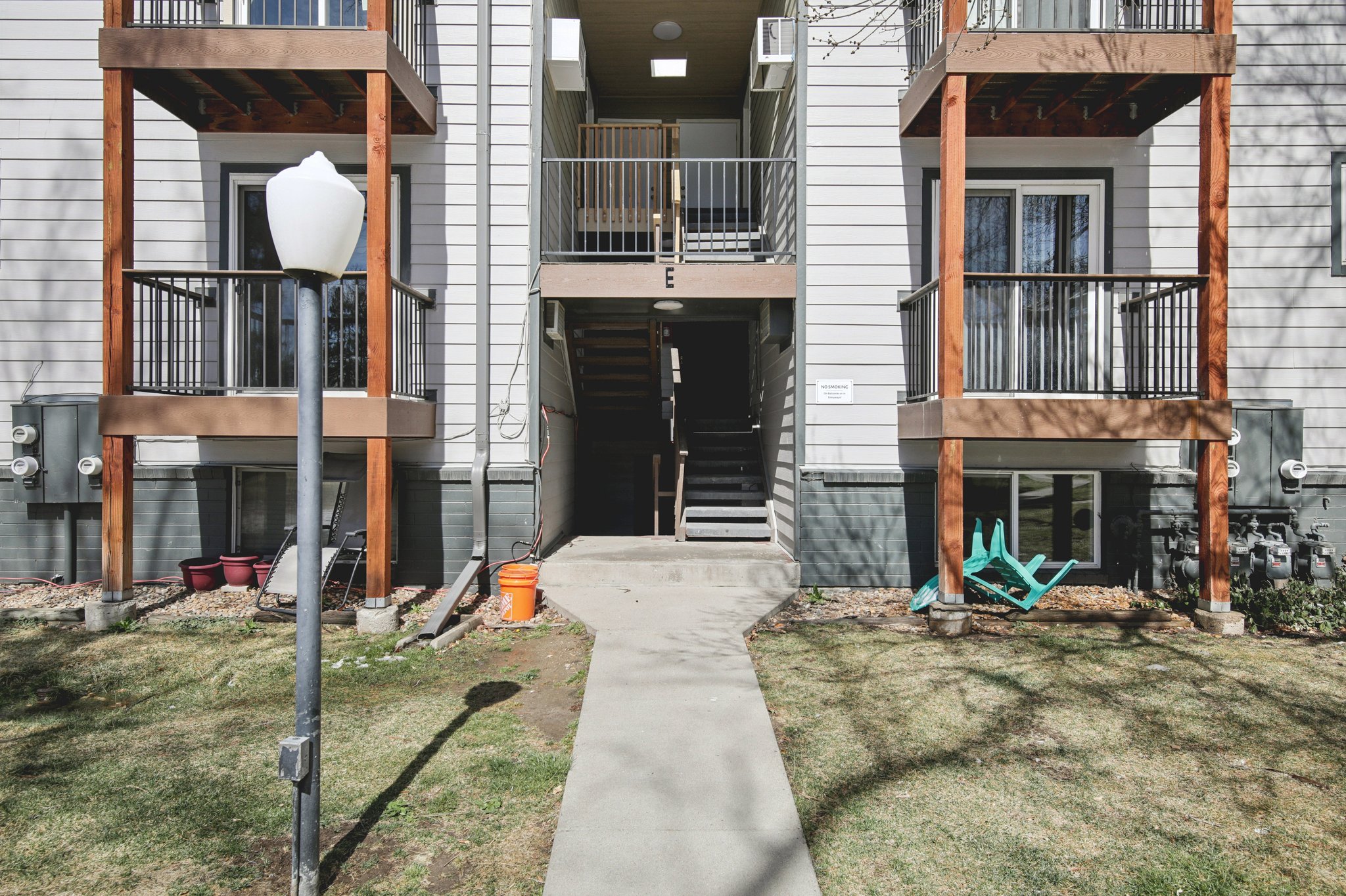 W 10th Ave E3-S1703-004.jpg