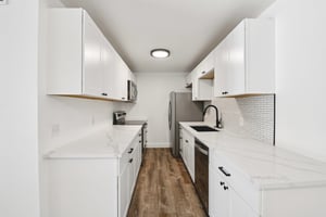 W 10th Ave E3-S1703-009.jpg