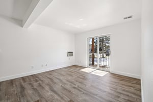 W 10th Ave E3-S1703-026.jpg