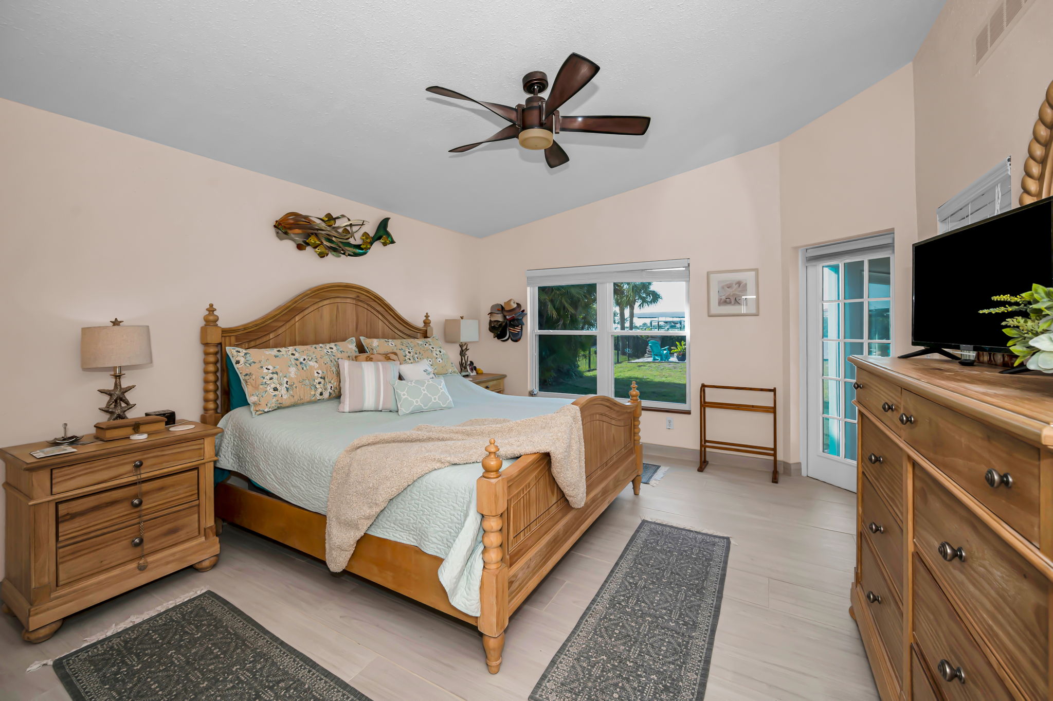 Primary Bedroom1a