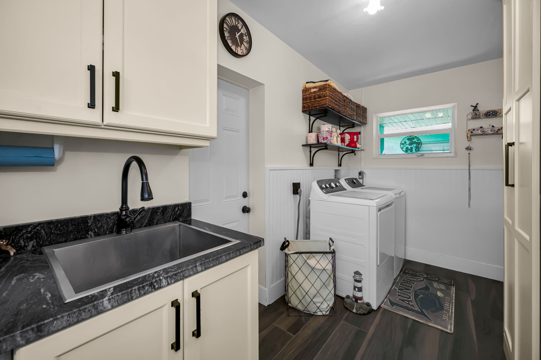 Laundry Room3
