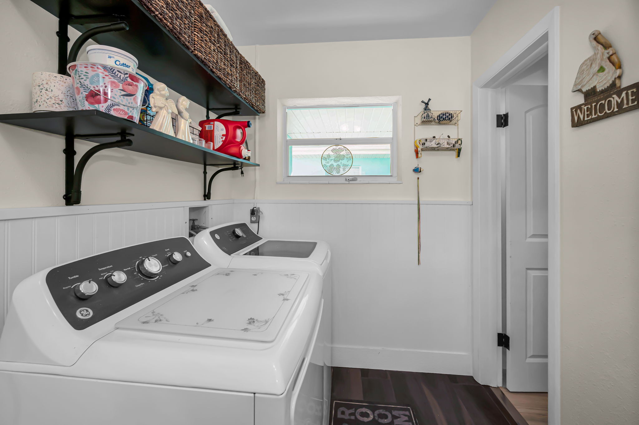 Laundry Room4