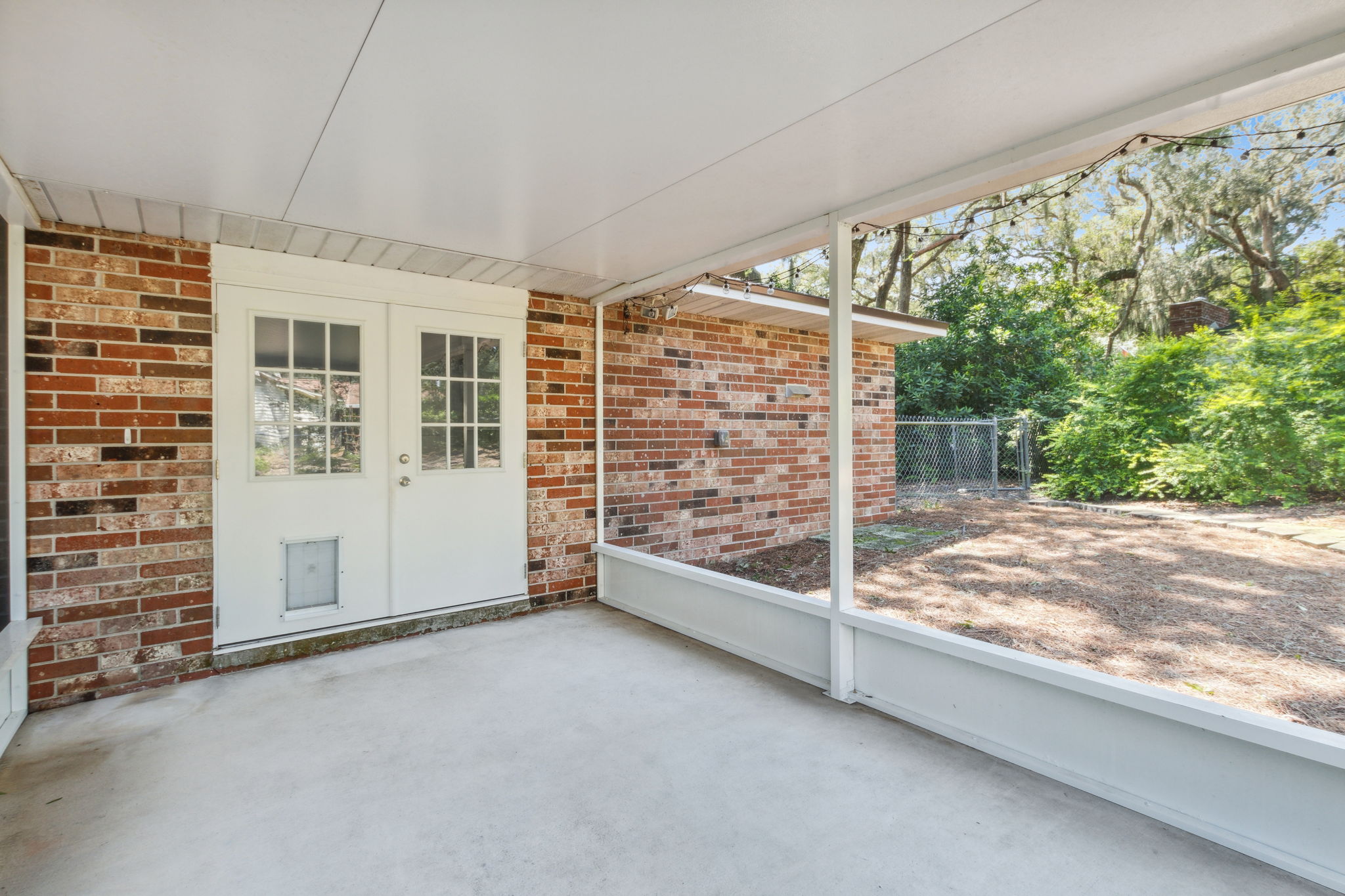 Screened-in Porch