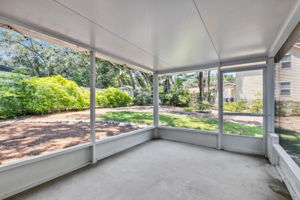 Screened-in Porch