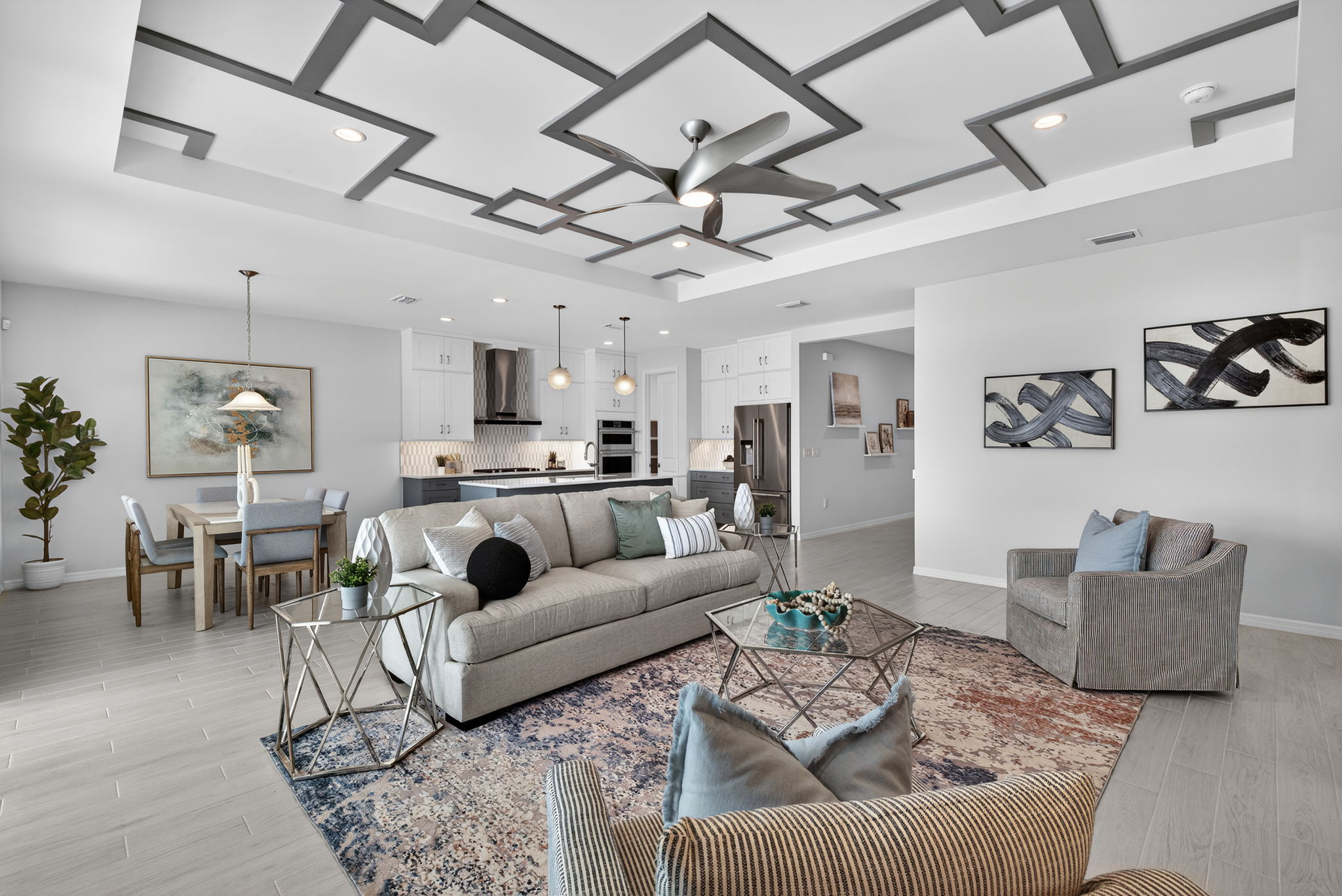 Living Room 4 of 5-r