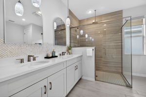 Primary Bathroom 2 of 4-r