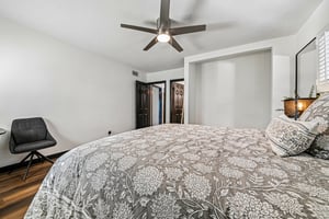 Janine Dr-S2010-036.jpg