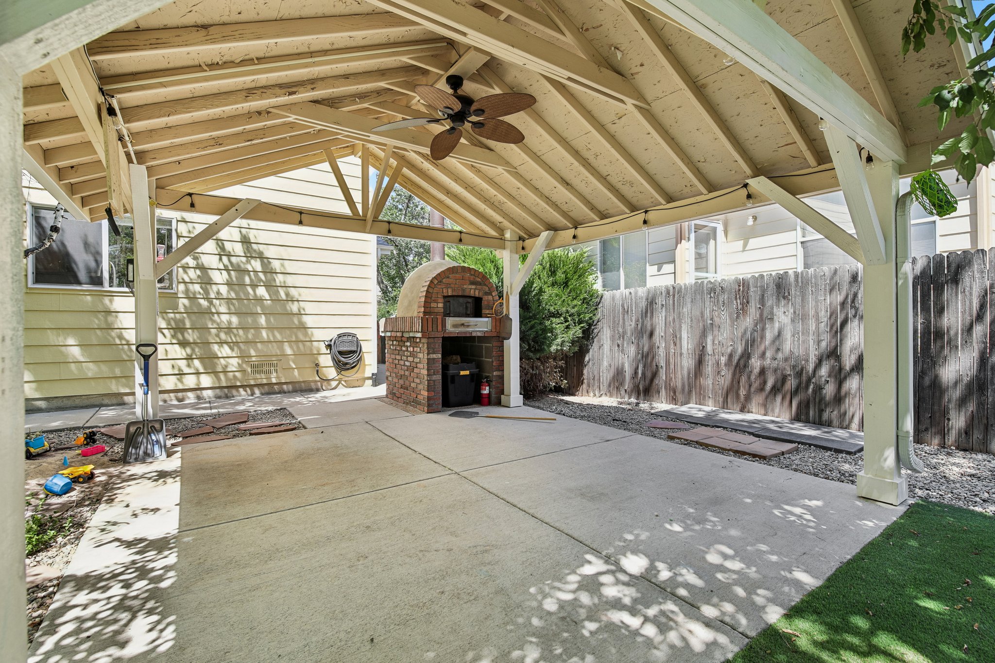 Holeman Dr-S1607-031.jpg