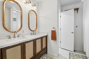 Holeman Dr-S1607-024.jpg