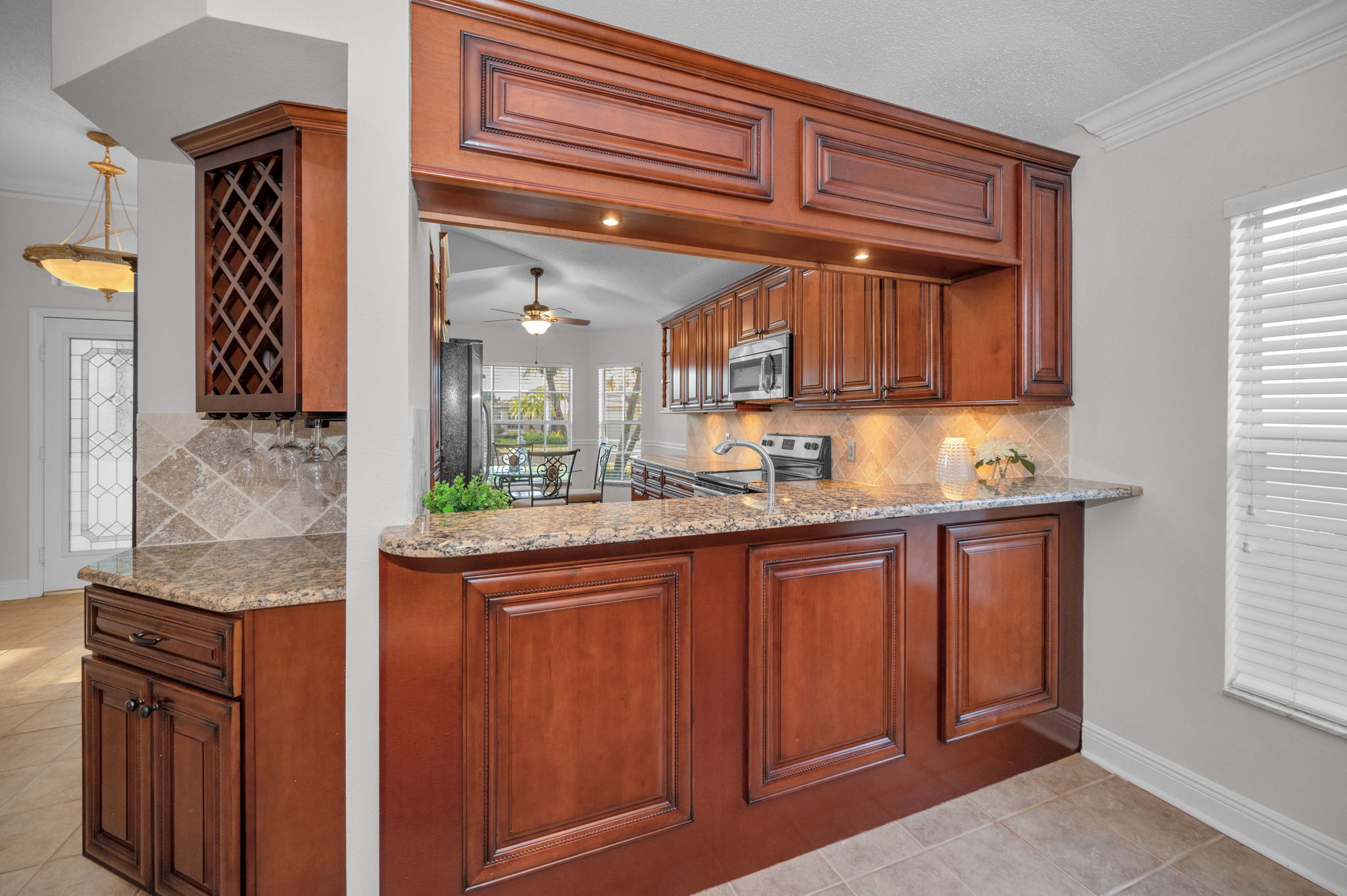 Kitchen Breakfast Bar