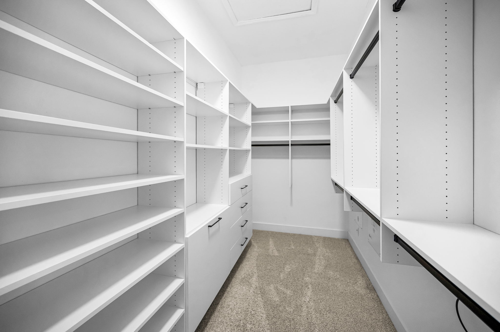 Primary Bedroom Walk-in Closet1