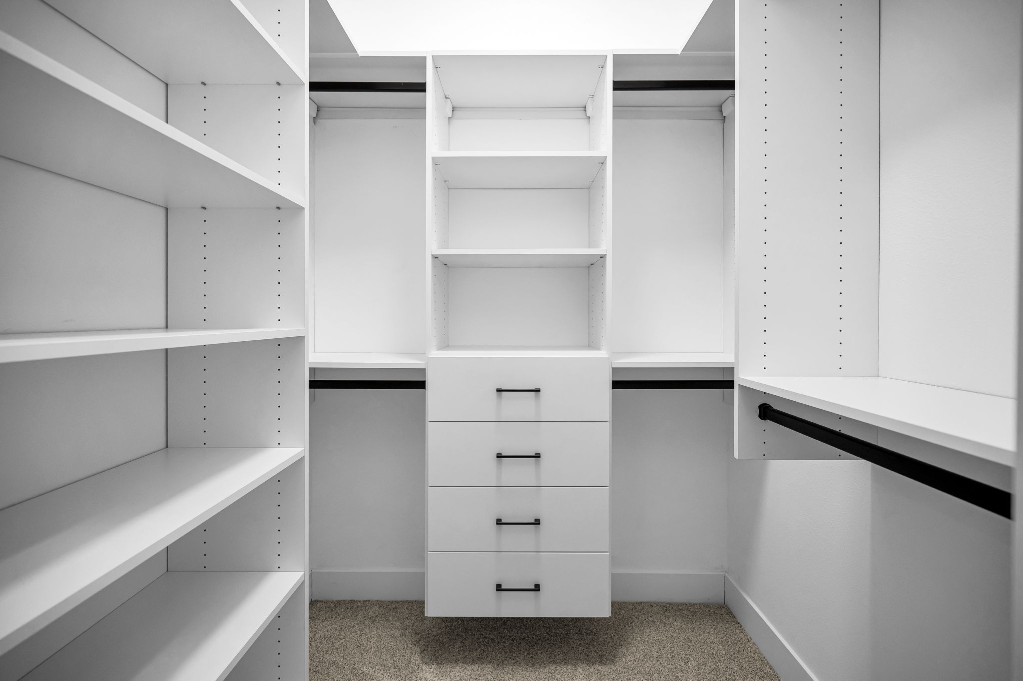 Primary Bedroom Walk-in Closet2