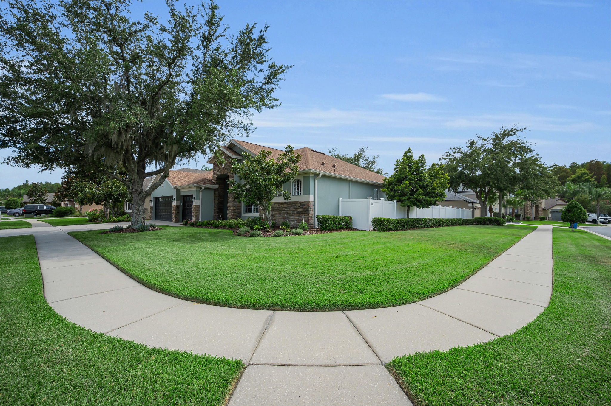 Front Exterior5
