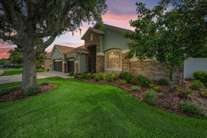 Front Exterior8