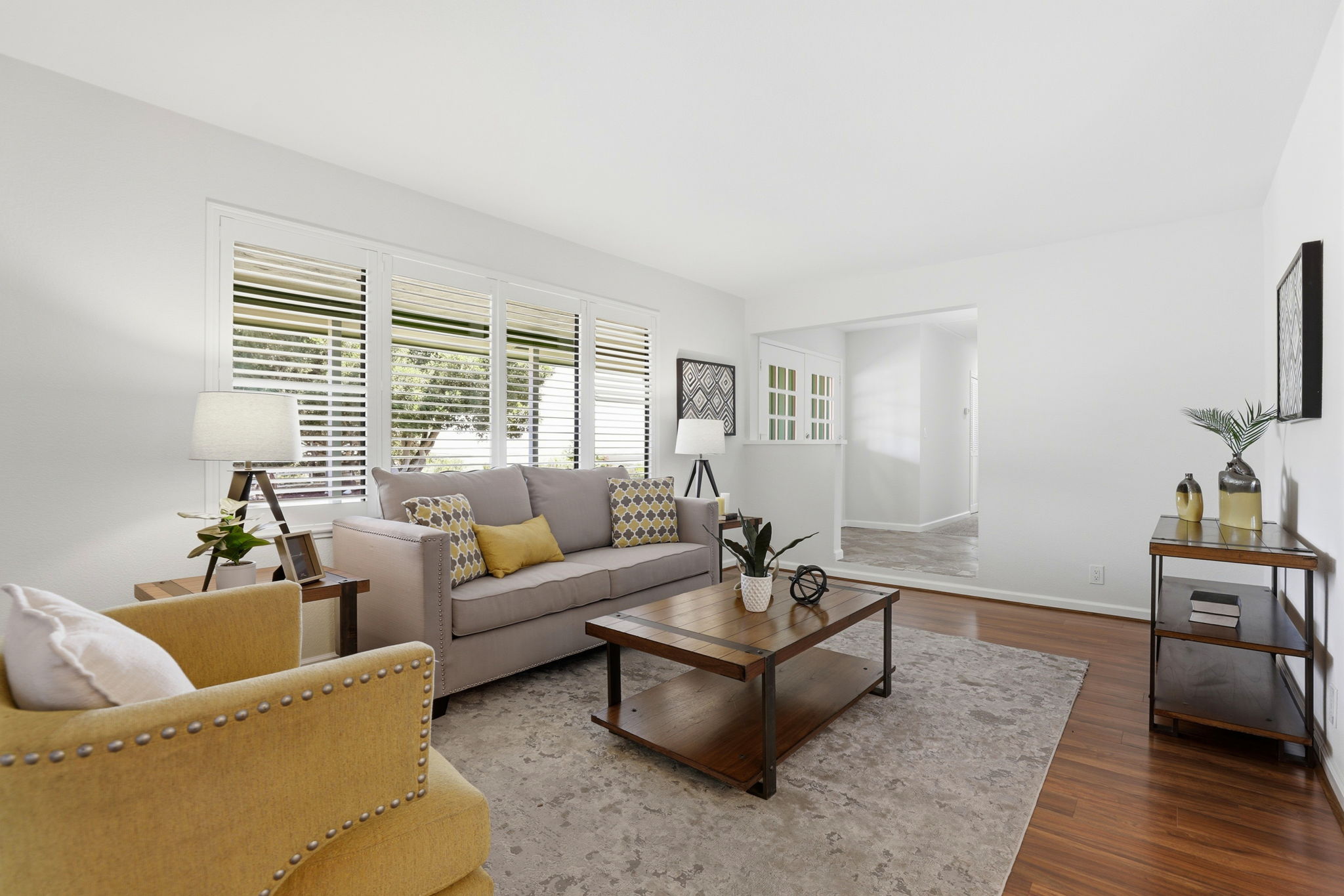 012_F8_16290 Blackie Rd