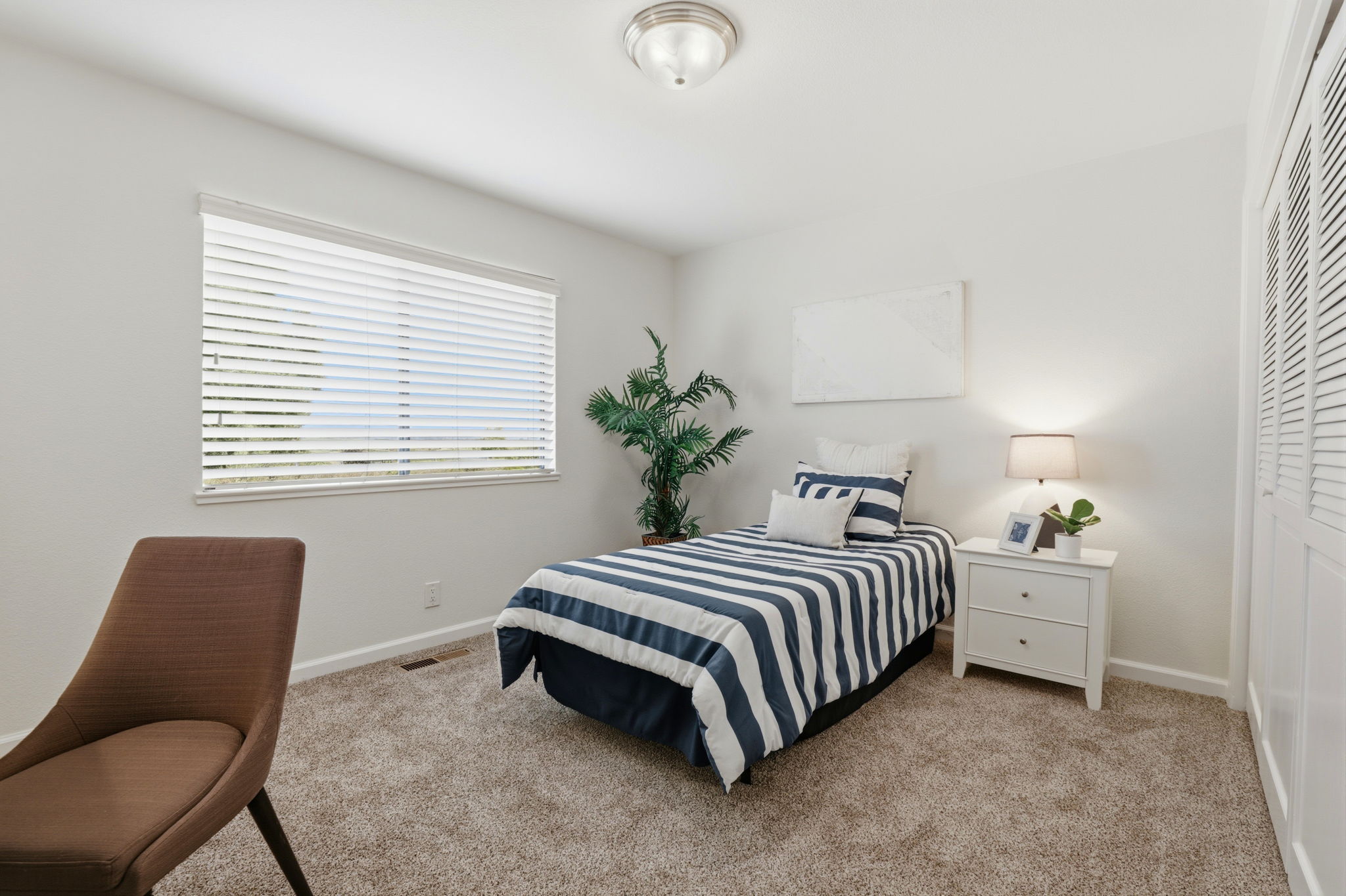 023_F8_16290 Blackie Rd