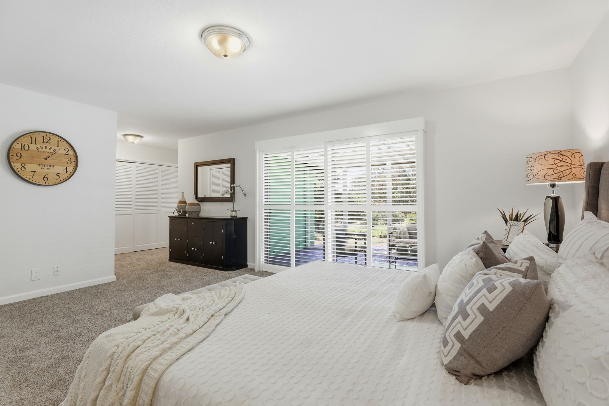 026_F8_16290 Blackie Rd