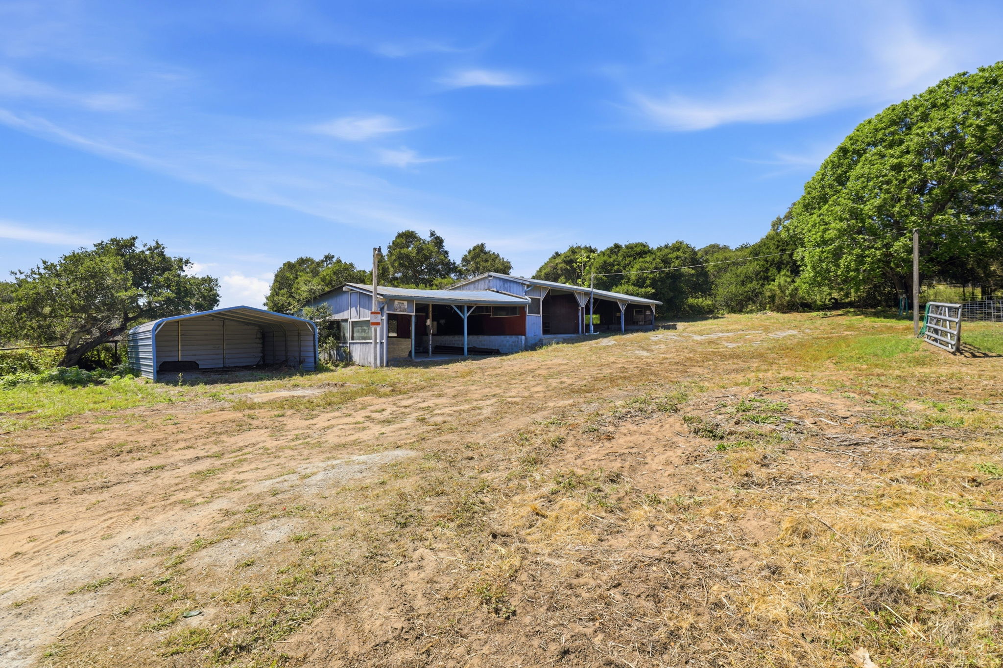 047_F8_16290 Blackie Rd