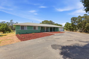 007_F8_16290 Blackie Rd