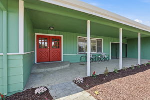 008_F8_16290 Blackie Rd