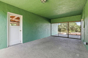 039_F8_16290 Blackie Rd