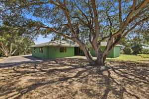 041_F8_16290 Blackie Rd