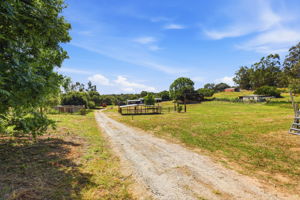 045_F8_16290 Blackie Rd