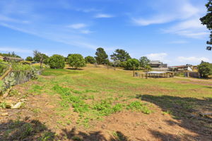 048_F8_16290 Blackie Rd