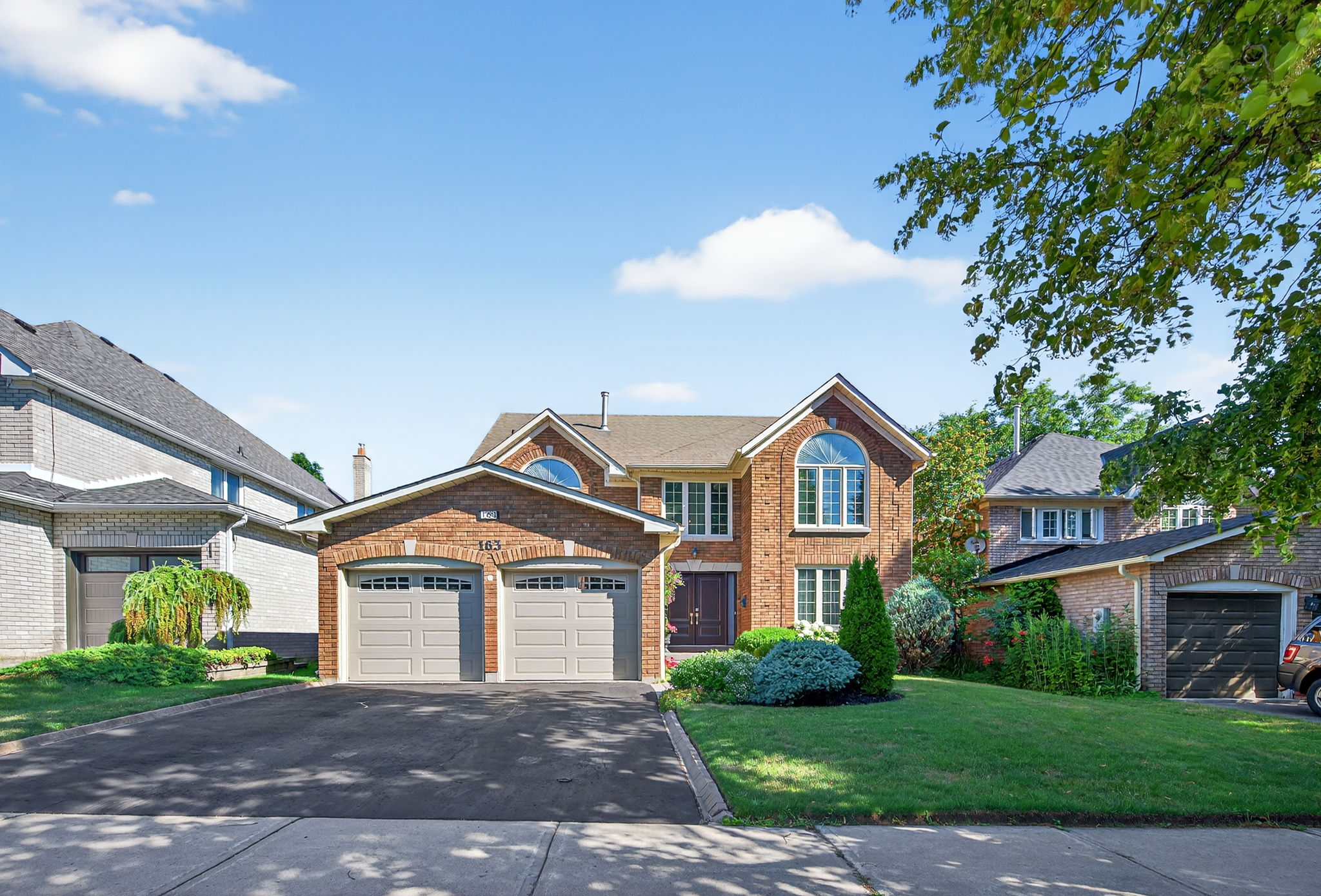 163 Corner Ridge Rd Aurora, ON L4G 6L5
