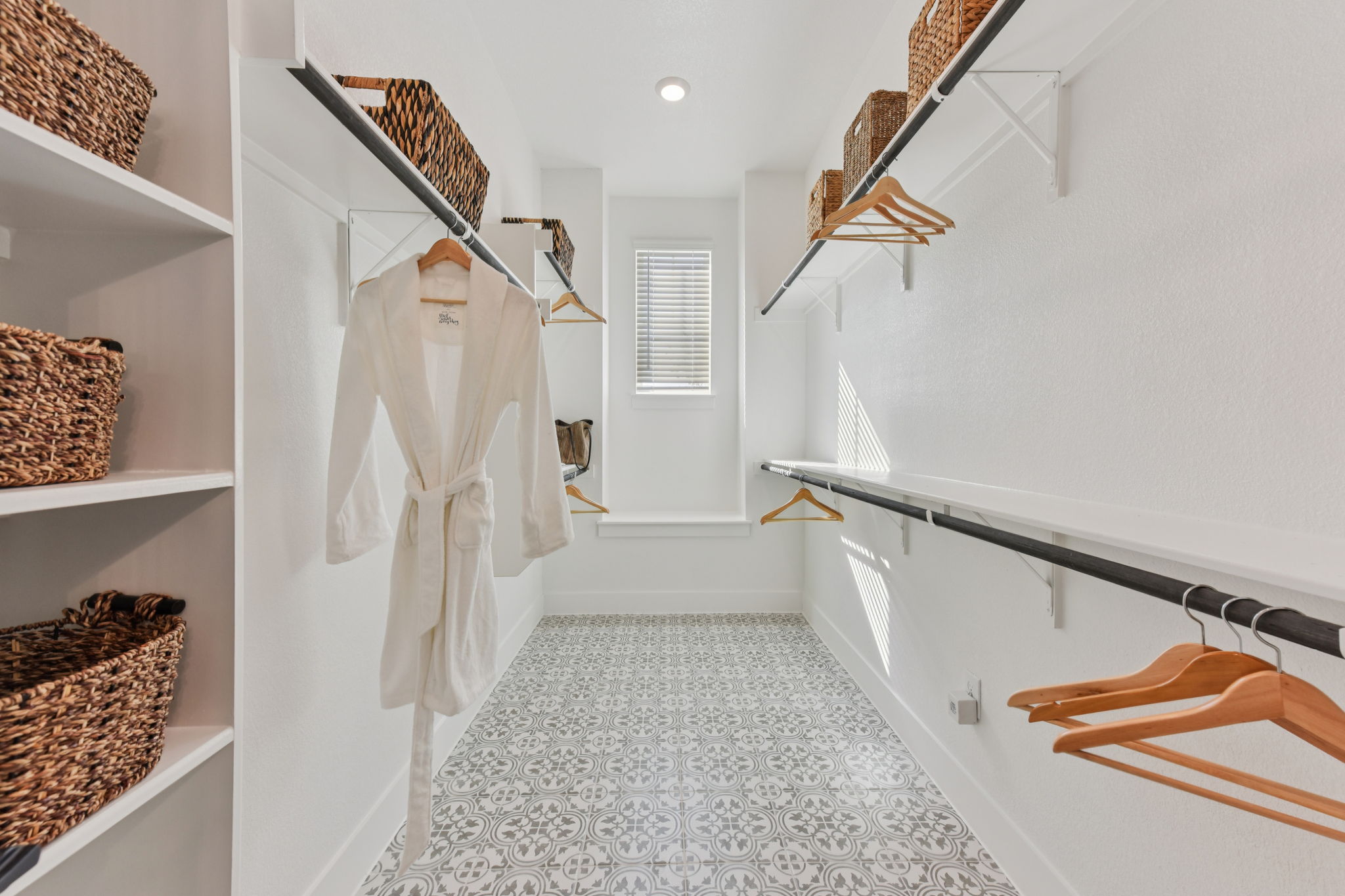 163 Lily Pad Lane Kyle-S3001-034