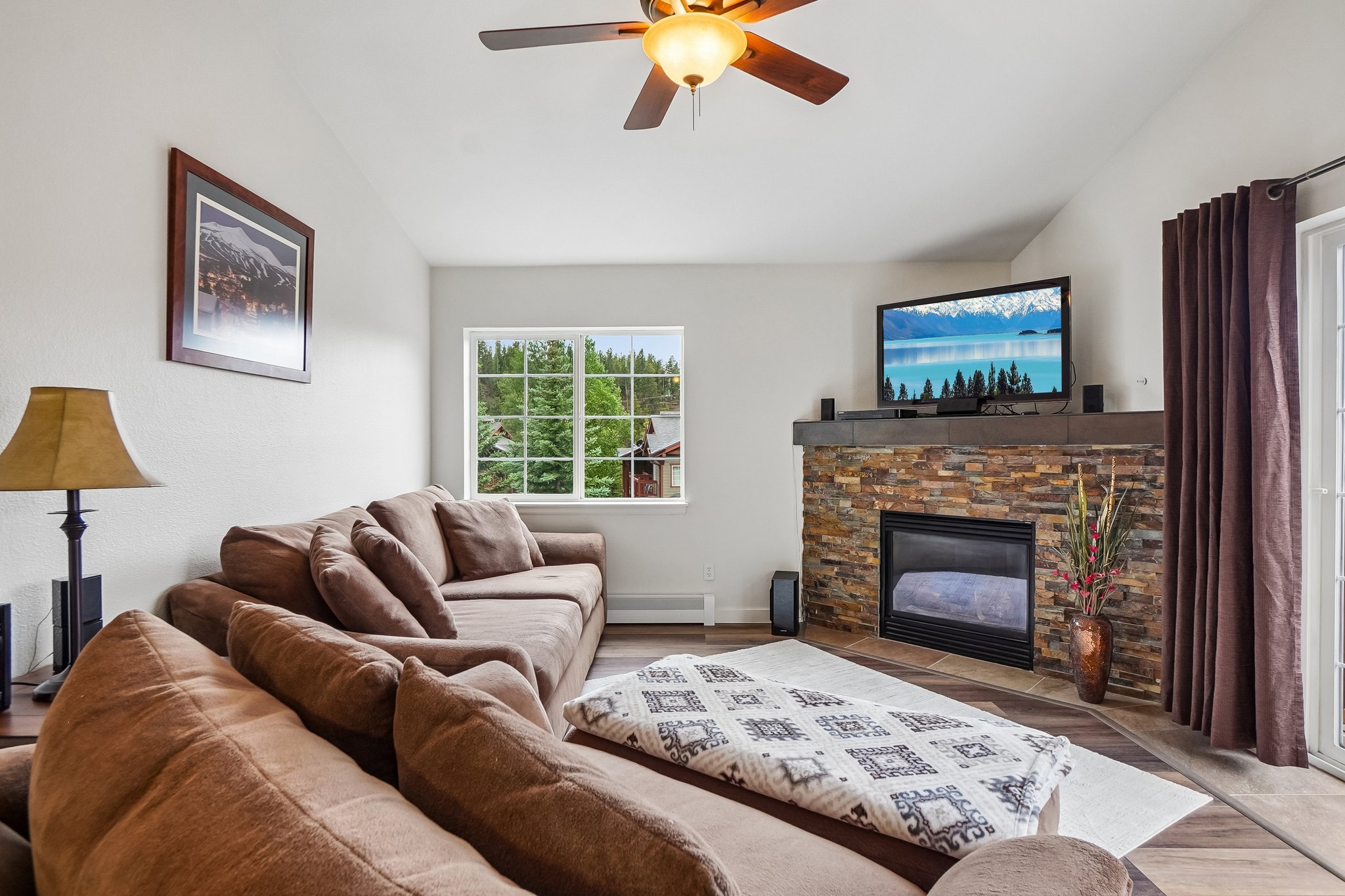 Pelican Cir 1205-S2606-008.jpg