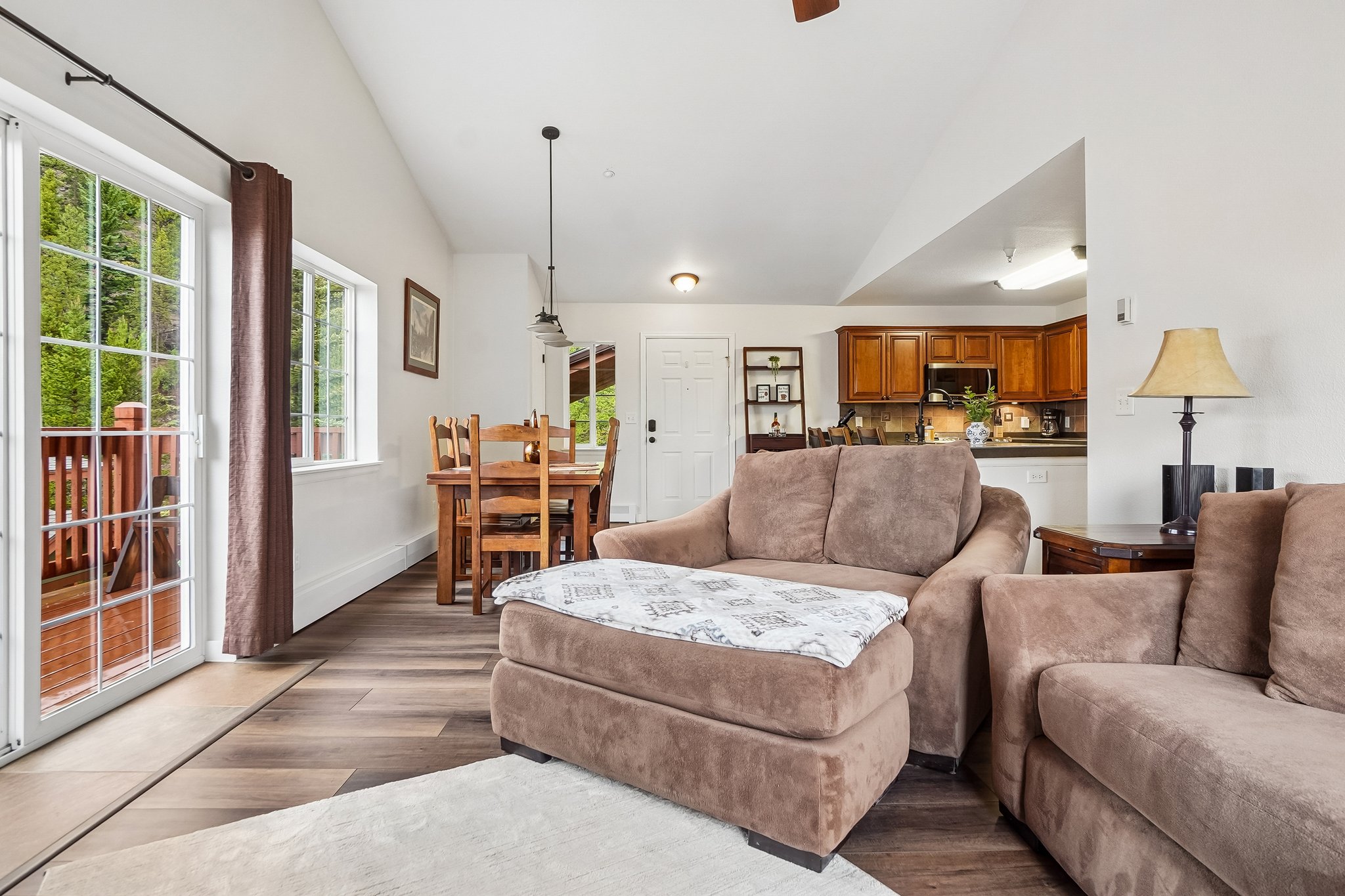 Pelican Cir 1205-S2606-011.jpg
