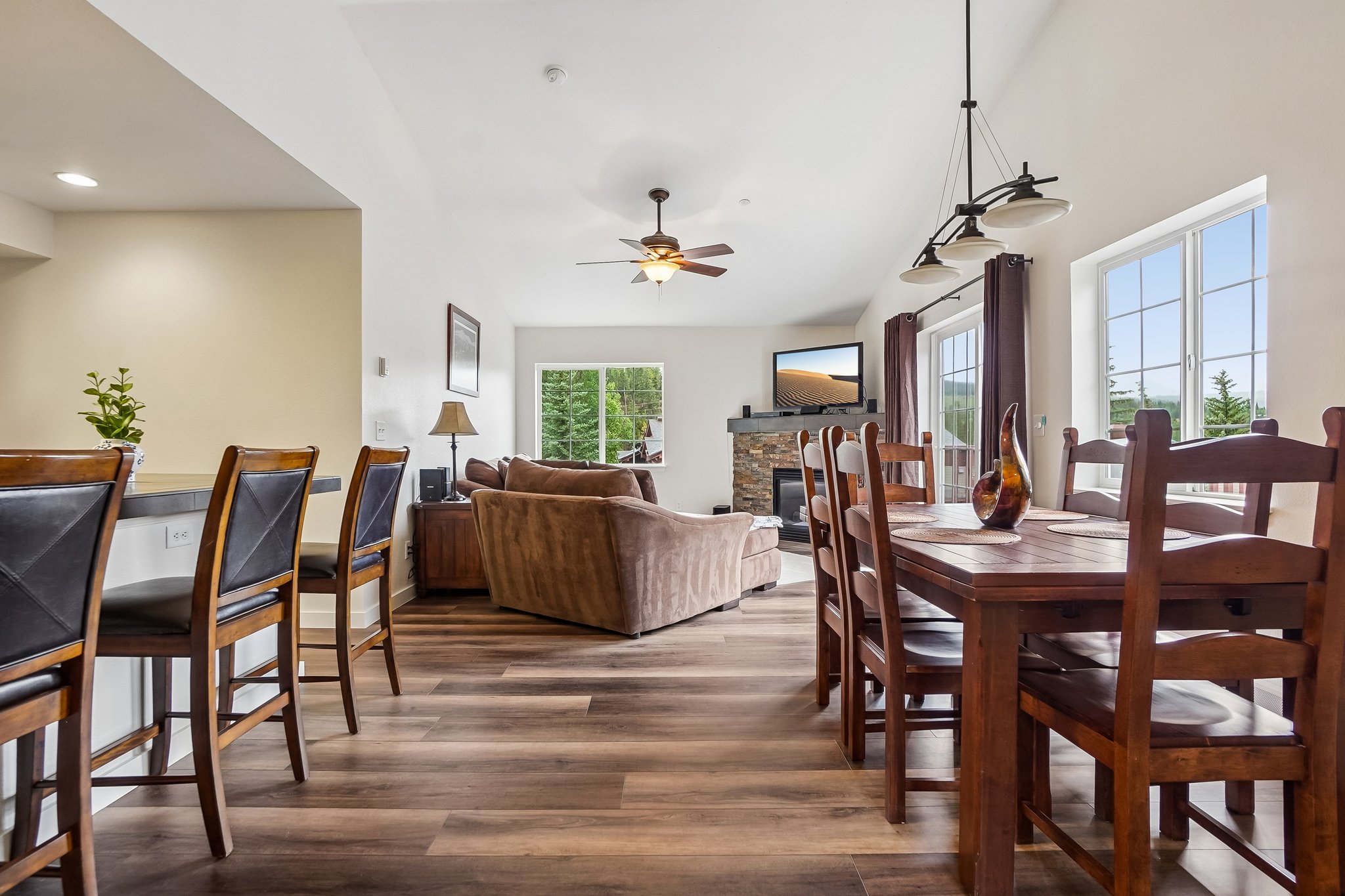 Pelican Cir 1205-S2606-012.jpg