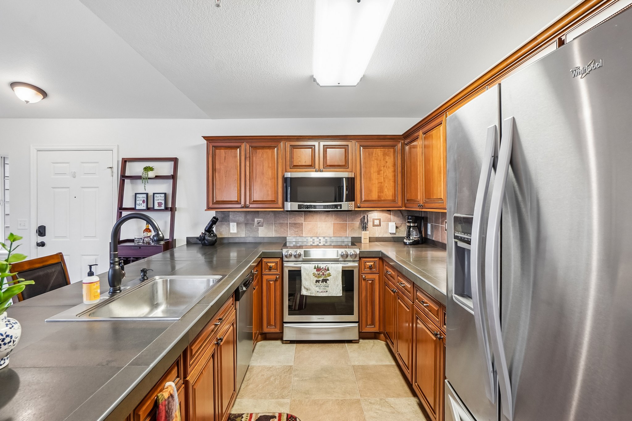 Pelican Cir 1205-S2606-017.jpg