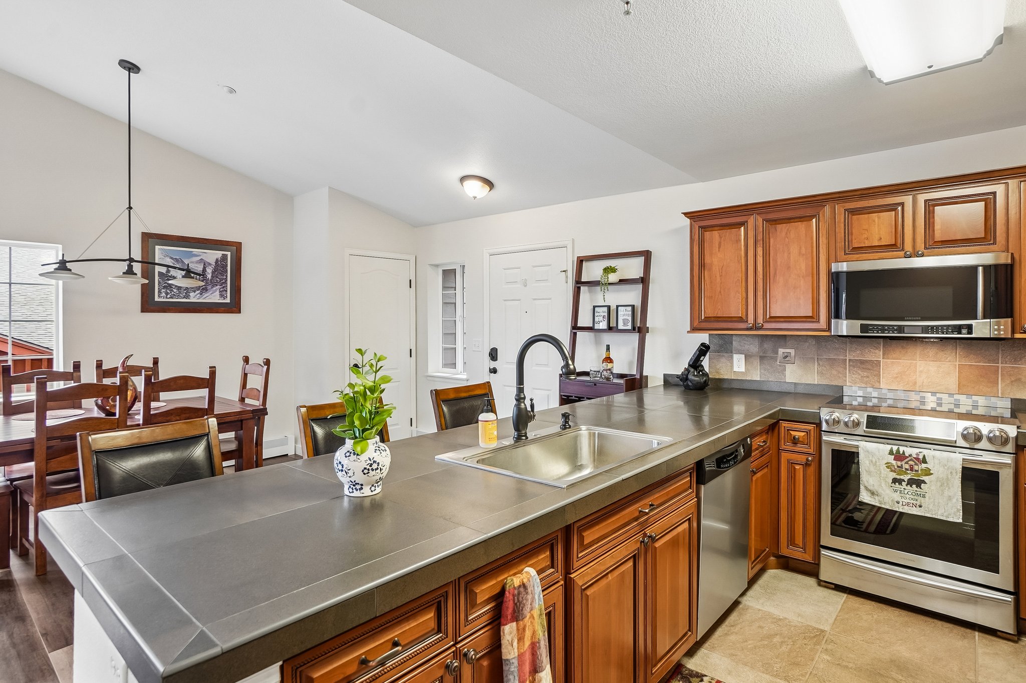 Pelican Cir 1205-S2606-019.jpg