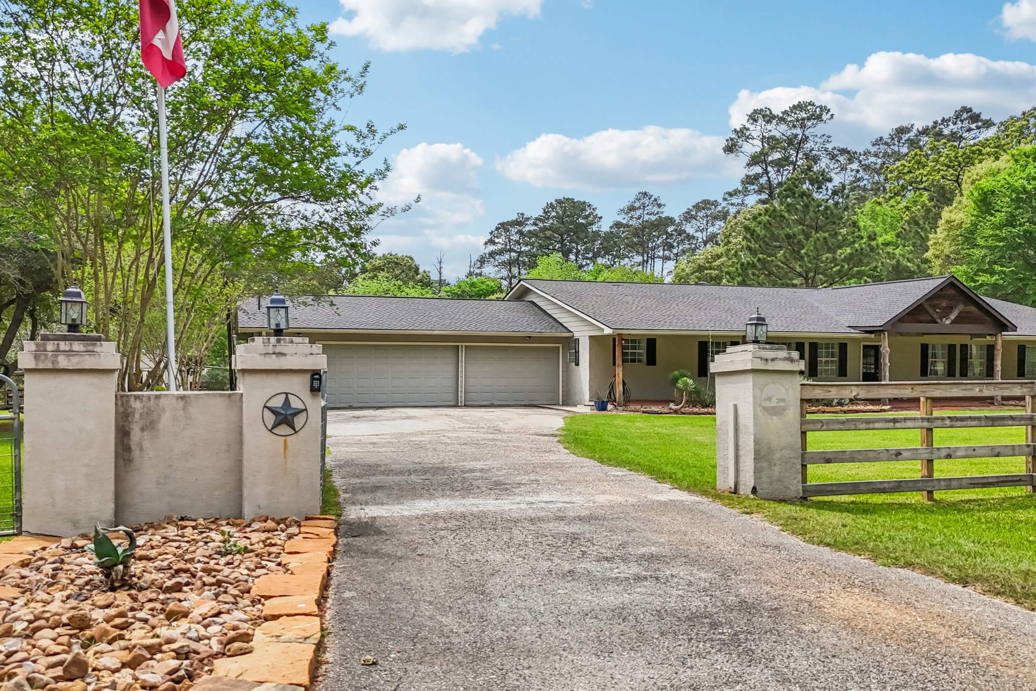 Cimmaron Dr-S0404-002.jpg