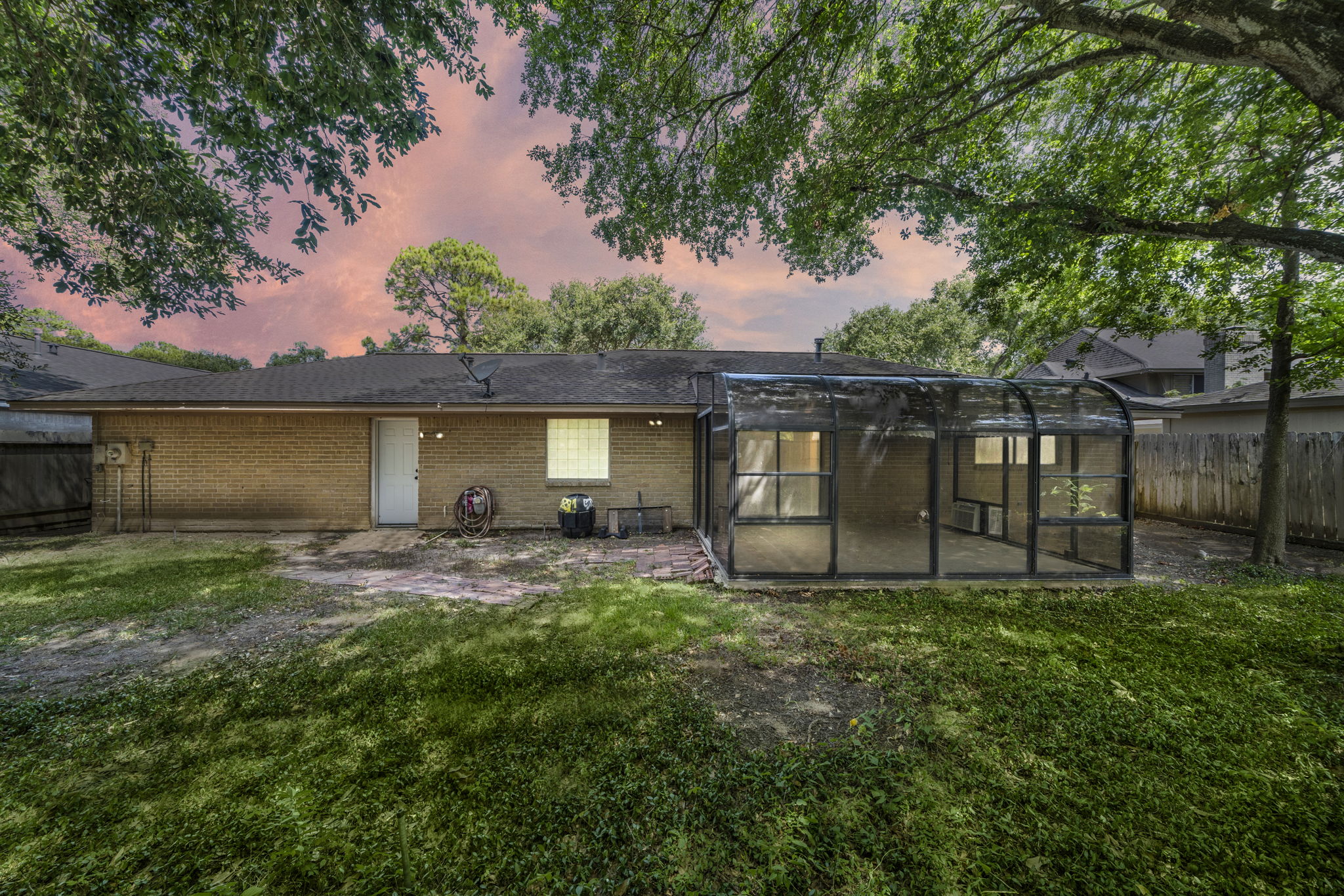 16306 Longvale Dr, Houston, TX 77059 | Strata Visuals