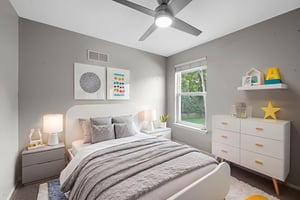 DSC07414 virtually staged.jpeg