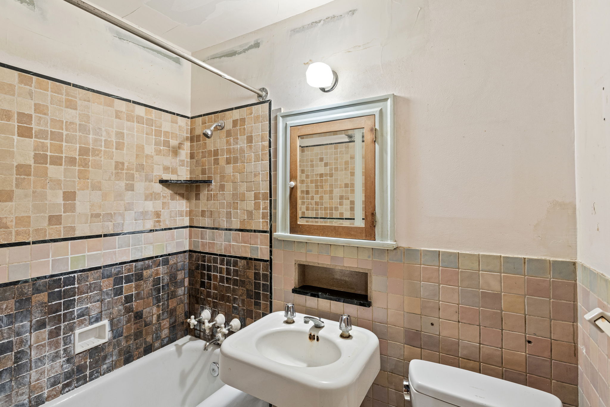 Not quite spa-ready, but the charm (and plumbing) is all here—just waiting for your magic touch.