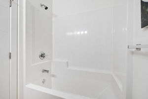 1631 Ross Ave W - Interior-17