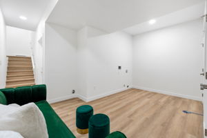 1631 Ross Ave W - Interior-21