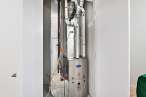 1631 Ross Ave W - Interior-23