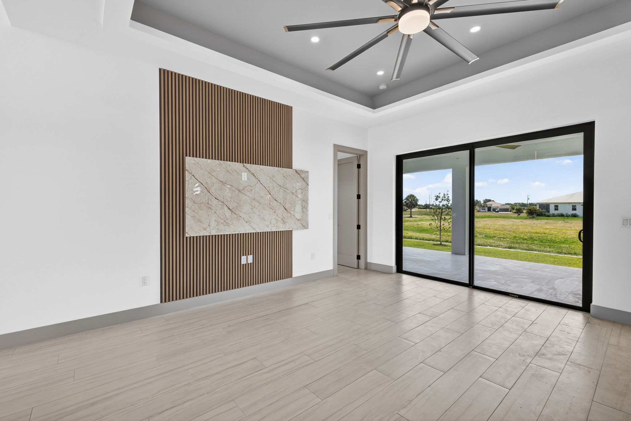 Living Room 2 of 6